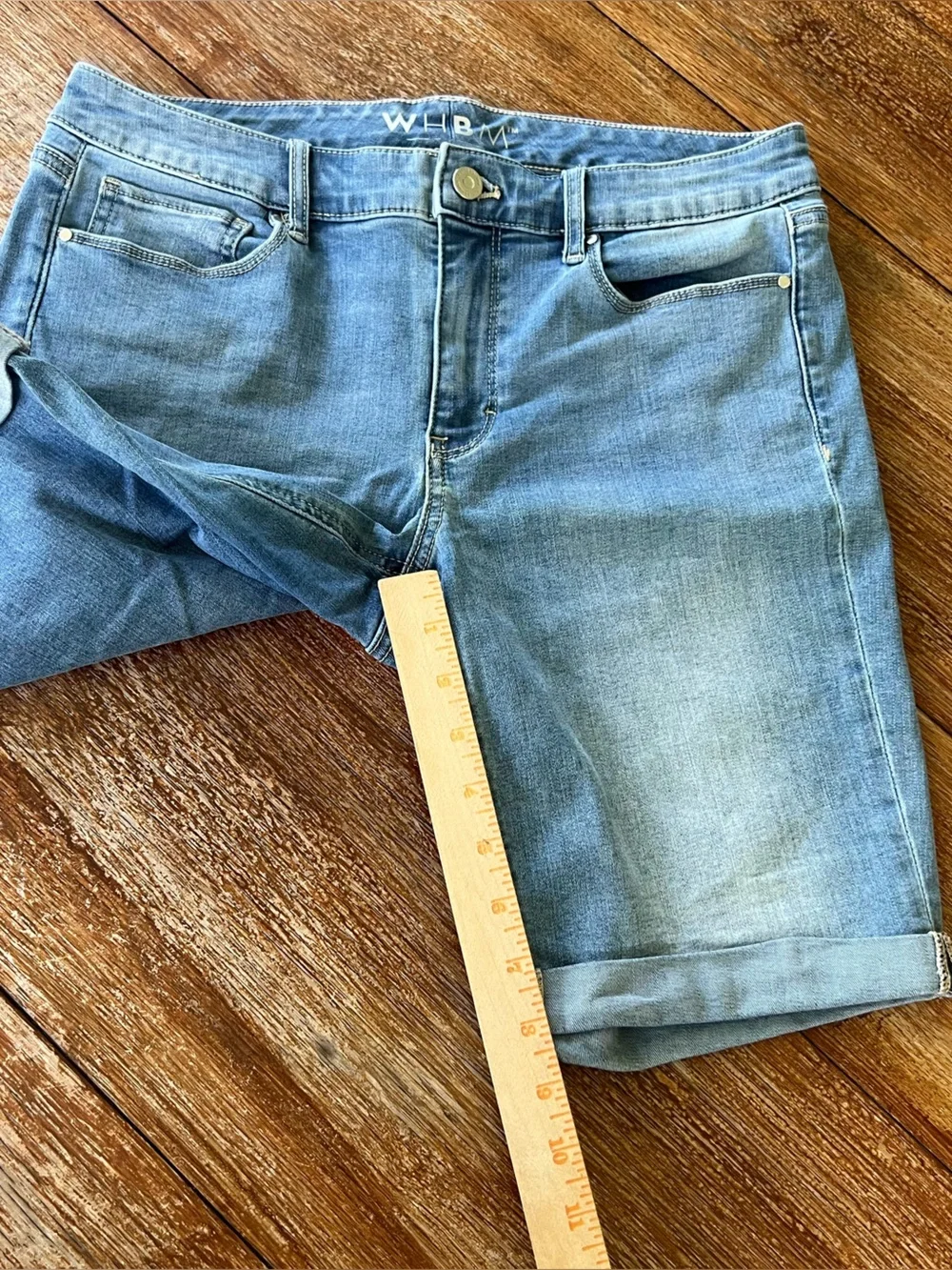 White House Black Market WHBM Denim Bermuda Shorts Size 8 Short Stretch